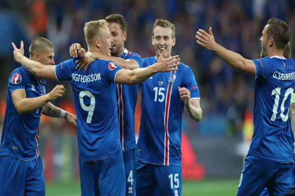  ايسلندا تخوض مواجهتها الفرنسية دون عقد