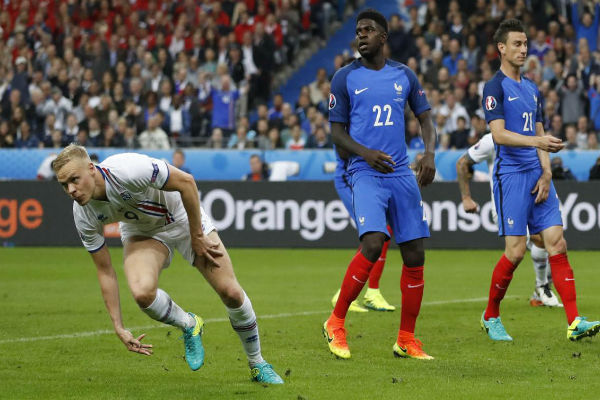 كولبيينن سيغثورسون سجل هدفاً شرفياً لمنتخب بلاده أمام فرنسا