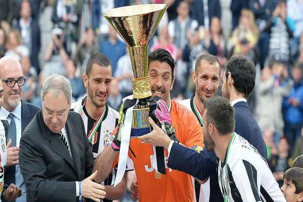 يوفنتوس بطل الدوري الإيطالي يواجه فيورنتينا في الافتتاح