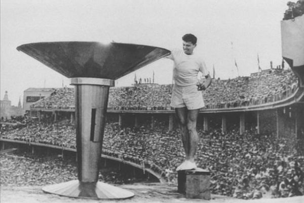 ملبورن 1956: برميل بارود الحرب الباردة " ينفجر" في حوض كرة الماء