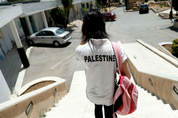 ملابس فلسطينية محتجزة... و6 مشاركين في أربع رياضات