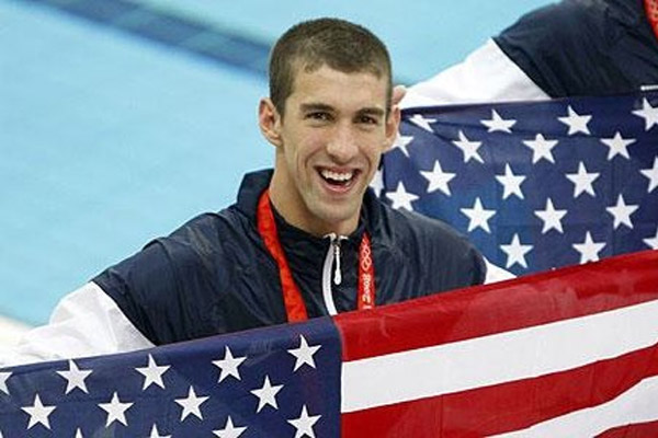 سيتولى اسطورة السباحة مايكل فيلبس مهمة حمل علم الولايات المتحدة خلال افتتاح اولمبياد ريو 2016