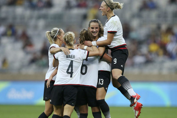 سيدات ألمانيا إلى المباراة النهائية للمرة الأولى