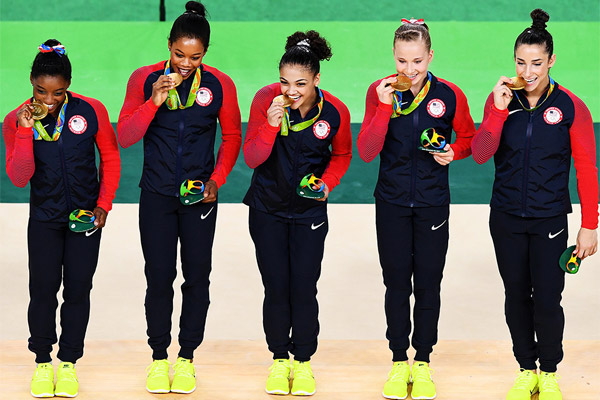 منتخب سيدات الولايات المتحدة احتفظ بذهبية الفرق في رياضة الجمباز الفني