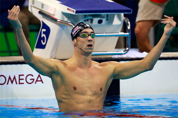 السباح الاميركي مايكل فيلبس عزز اسطورته الاولمبية باحرازه ميداليته الـ24 في الالعاب الاولمبية 