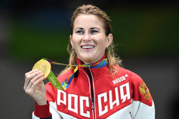 احرزت الروسية إينا ديريغلازوفا ذهبية فردي الشيش ضمن رياضة المبارزة