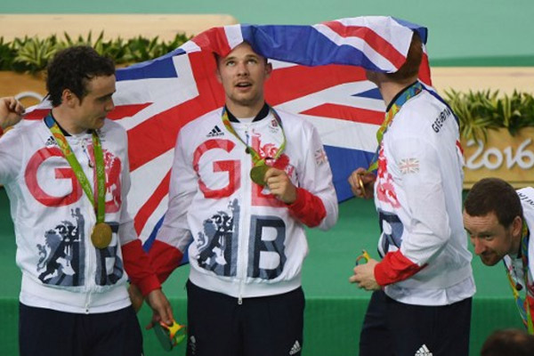  احرز المنتخب البريطاني ذهبية سباق المطاردة لفرق الرجال على المضمار