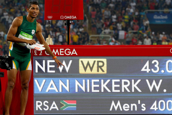 حطم الجنوب افريقي وايد فان نيكري الرقم القياسي العالمي في سباق 400 م 