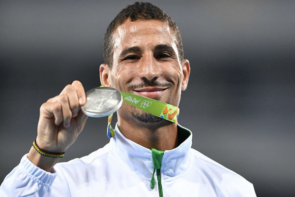 الجزائري مخلوفي يحقق الميدالية الفضية الثانية له والرابعة للعرب في ريو 2016