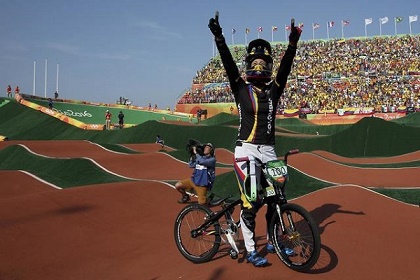 دراجات: ذهبية بي ام إكس للكولومبية باخون