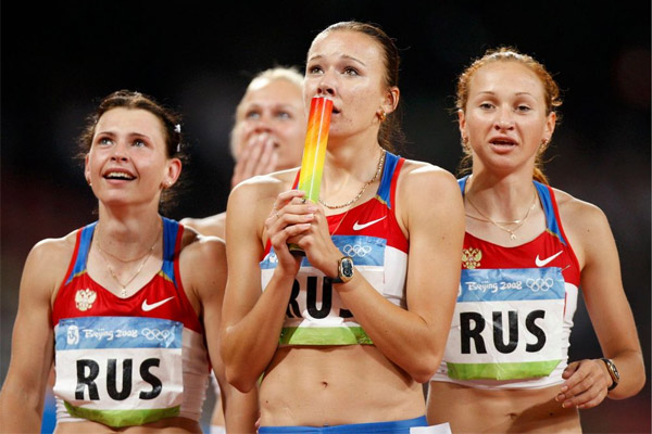 أعلنت اللجنة الاولمبية الدولية عن تجريد العداءة يوليا شيرموشانسكايا من الذهبية التي احرزتها في اولمبياد بكين 2008