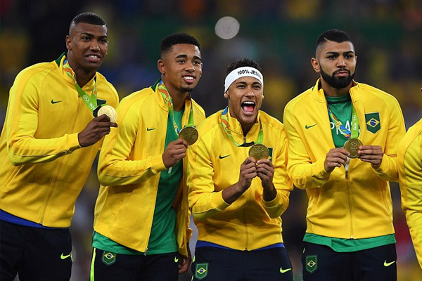 وأخيرا اقتنص البرازيليون لقبهم الاولمبي الضائع من داخل معبدهم الكروي 