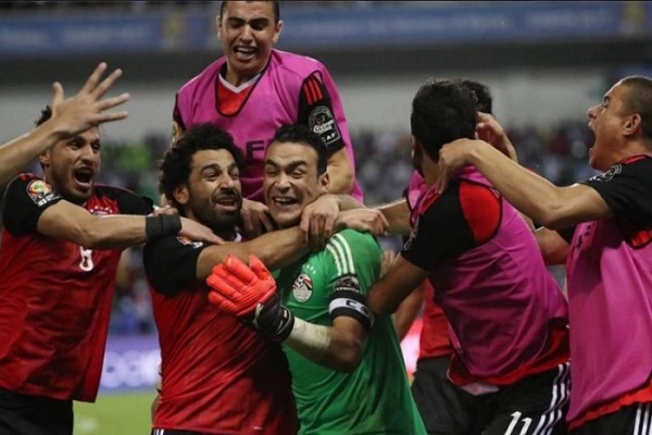 المصريون يقضون ليلة تاريخية بعد تأهل منتخبهم لمونديال 2018