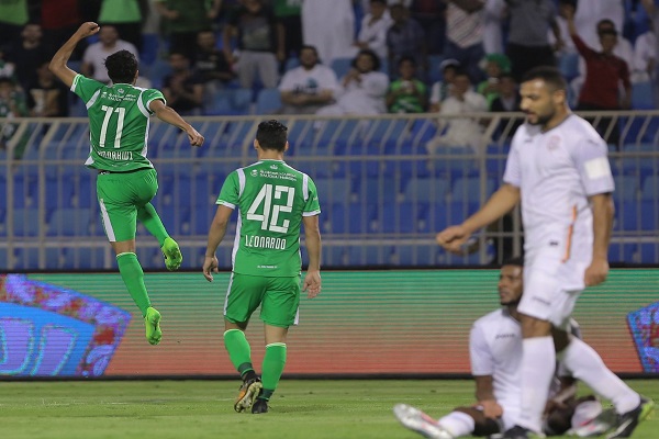  فوز كبير للأهلي على الشباب يرفعه إلى صدارة الدوري السعودي