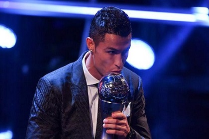 شبه اجماع عربي على اختيار رونالدو لجائزة أفضل لاعب في العالم