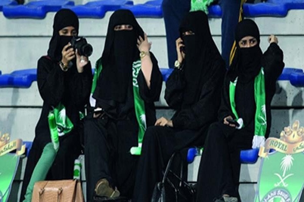 السعودية ستسمح للنساء بدخول ثلاثة ملاعب بدءا من 2018