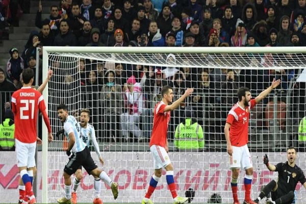 أغويرو يمنح الأرجنتين فوزاً ودياً على روسيا
