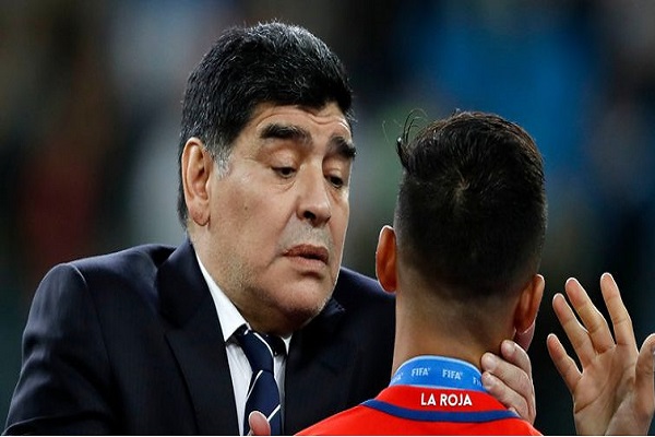 مارادونا يأسف لعدم تأهل إيطاليا لكأس العالم
