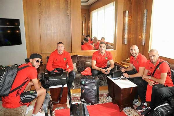 بعثة المنتخب المغربي لكرة القدم تغادر إلى كوت ديفوار