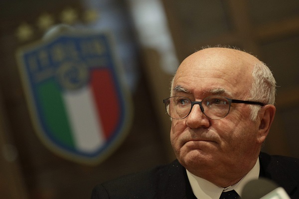 اتهام رئيس الاتحاد الإيطالي المستقيل بالتحرش الجنسي