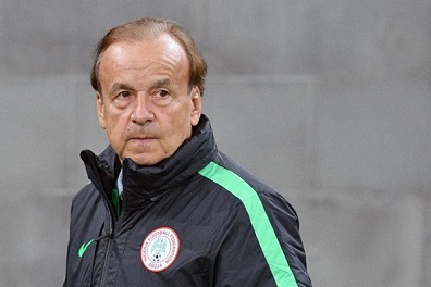 نيجيريا تمدد عقد المدرب روهر لعامين
