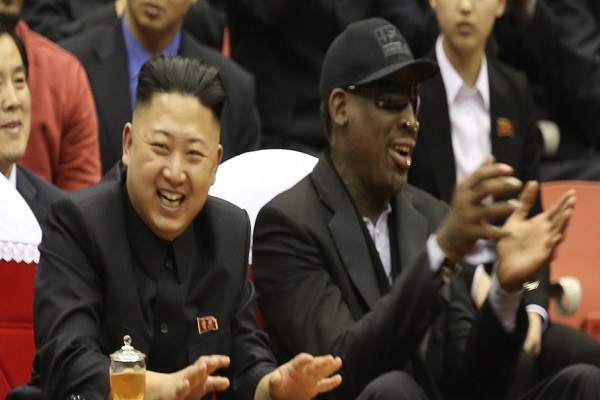 نجم كرة السلة السابق دينيس رودمان الشخص الوحيد الذي بإمكانه القول أن كلا من الرئيس الأميركي دونالد ترامب والزعيم الكوري الشمالي كيم جونغ-اون