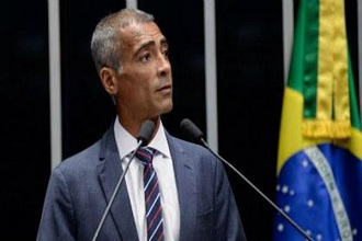 روماريو ينوي ترشيح نفسه لمنصب رئيس الاتحاد البرازيلي