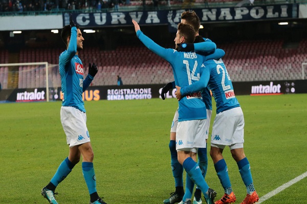 اينسيني يضع نابولي في ربع نهائي كأس إيطاليا
