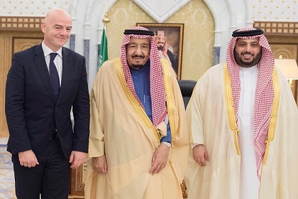 إنفانتينو يبحث مع العاهل السعودي في مجالات التعاون