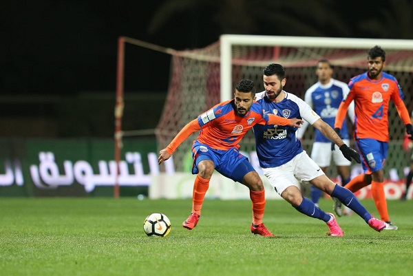 الفيحاء يلحق بالهلال الخسارة الأولى في الدوري السعودي