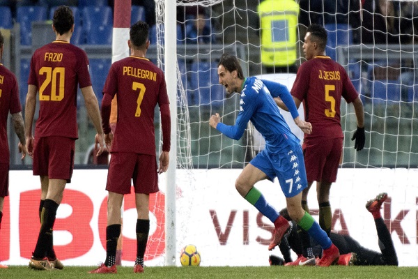 روما يهدر الفوز أمام ساسوولو 
