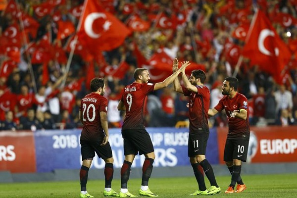  تركيا تواصل صحوتها في تصفيات كأس العالم 
