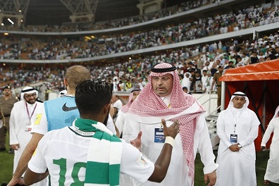 الأمير عبدالله بن مساعد يهنئ لاعبي الأخضر بالفوز على العراق