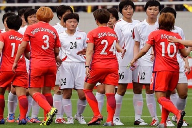 علم كوريا الجنوبية يرفرف في الشمال للمرة الأولى في مباراة رسمية