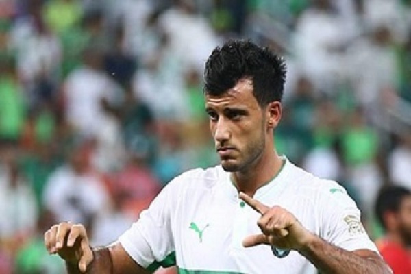 اللاعب السوري عمر السومة مهاجم الأهلي السعودي