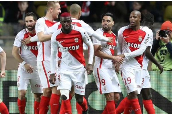  يتطلع موناكو الى خدمة كبيرة من نيس من أجل الاقتراب خطوة إضافية من لقبه الأول في الدوري الفرنسي 