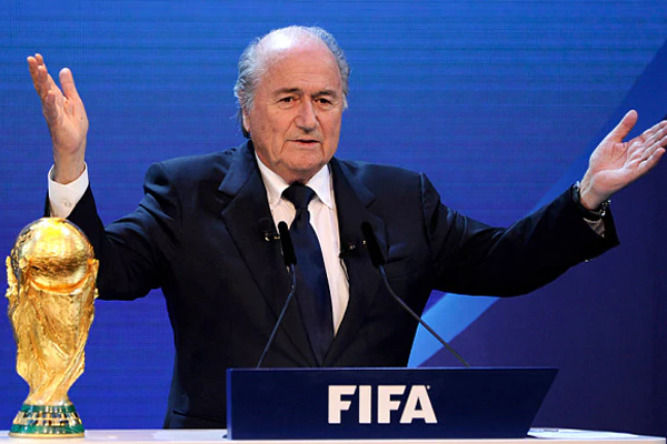  استدعي الرئيس السابق للاتحاد الدولي لكرة القدم السويسري جوزيف بلاتر الى تحقيق فرنسي حول منح استضافة كاس العالم لكرة القدم الى روسيا وقطر في عامي 2018 و2022 