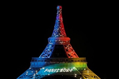 من برج إيفل إلى ملاعب رولان غاروس، باريس تستعرض ألعابها 