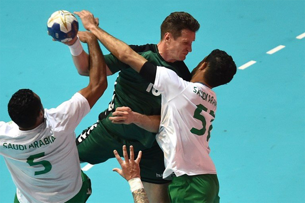  بلغت السعودية الدور نصف النهائي من مسابقة كرة اليد بفوزها على اذربيجان الدولة المضيفة