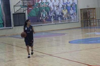 لاعبة السلة الفلسطينية طناس: نناضل في الرياضة كما في الحياة