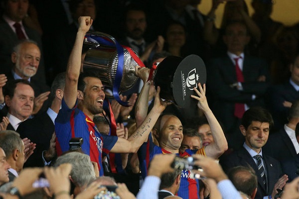 برشلونة ينقذ موسمه بلقب ثالث على التوالي في كأس إسبانيا