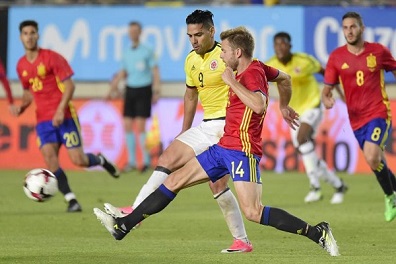 إسبانيا تفلت من الخسارة أمام كولومبيا في مباراة ودية