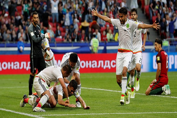 المكسيك تنتزع تعادلا قاتلا من البرتغال في كأس القارات