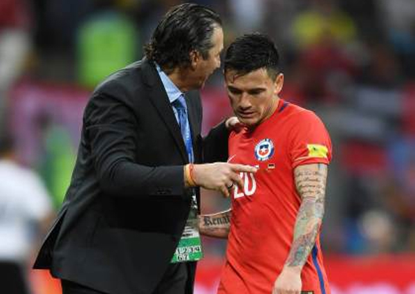 يأمل مدرب منتخب تشيلي أن يتعافى لاعب الوسط المدافع تشارلز ارانغويس للمشاركة ضد البرتغال