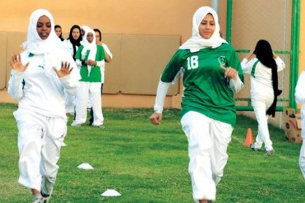  رحبت منظمة هيومن رايتش ووتش الخميس بقرار لوزارة التعليم السعودية السماح للطالبات بممارسة الرياضة 