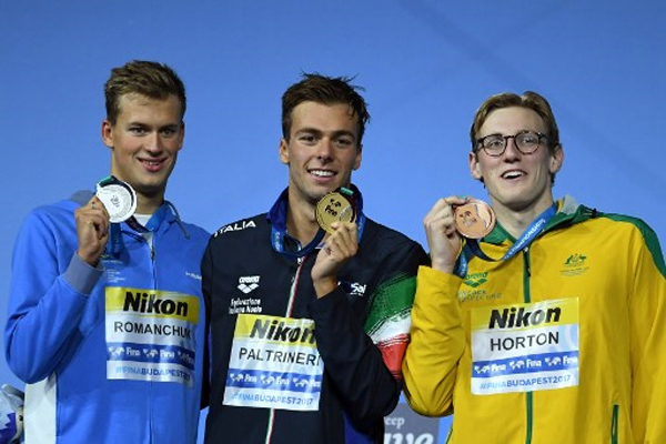  احتفظ الايطالي غريغوريو بالترينييري الاحد بذهبية سباق 1500 م حرة 