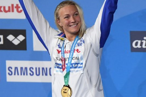  أحرزت السويدية سارة سيوستروم الاحد ذهبية سباق 50 م حرة