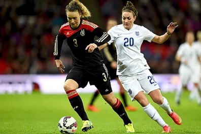 الفجوة ما زالت هائلة بين النساء والرجال في عالم كرة القدم