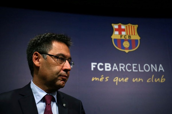 جماهير برشلونة تطالب باستقالة الرئيس بارتوميو 