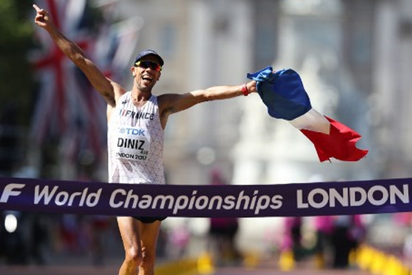  أحرز الفرنسي يوهان دينيز حامل الرقم القياسي العالمي، ذهبية سباق 50 كلم مشيا 